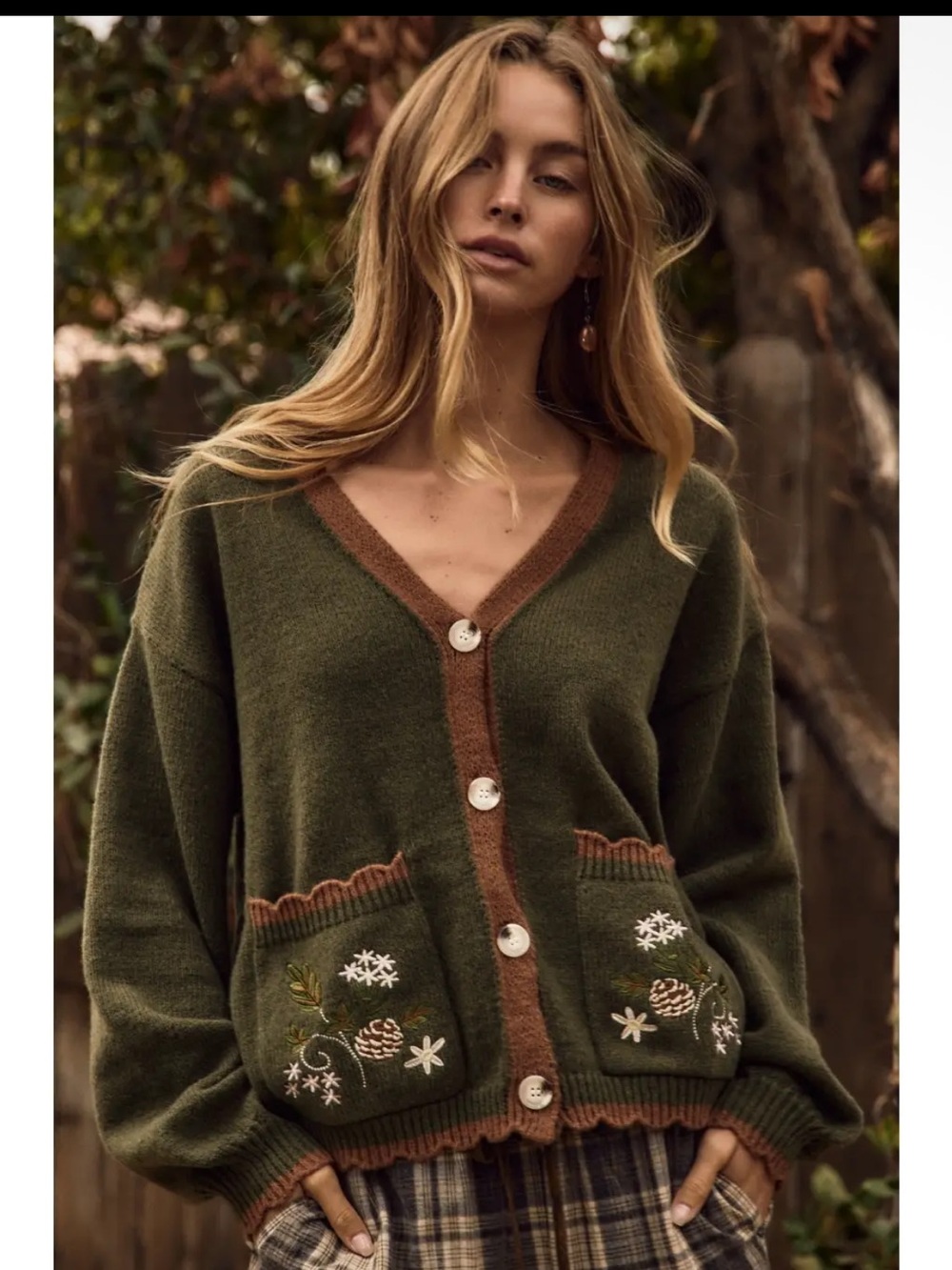 738. Oddi embroidered soft knit cardigan in forest green - Picture 2 of 4